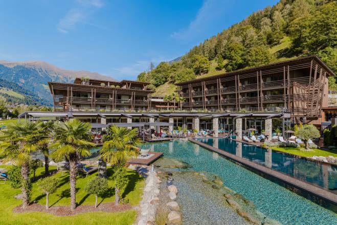 Panoramablick über das Wellnesshotel Golf Lodge
