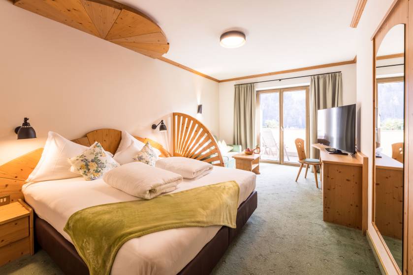 Doppelzimmer mit Balkon im Hotel Sonnenalm