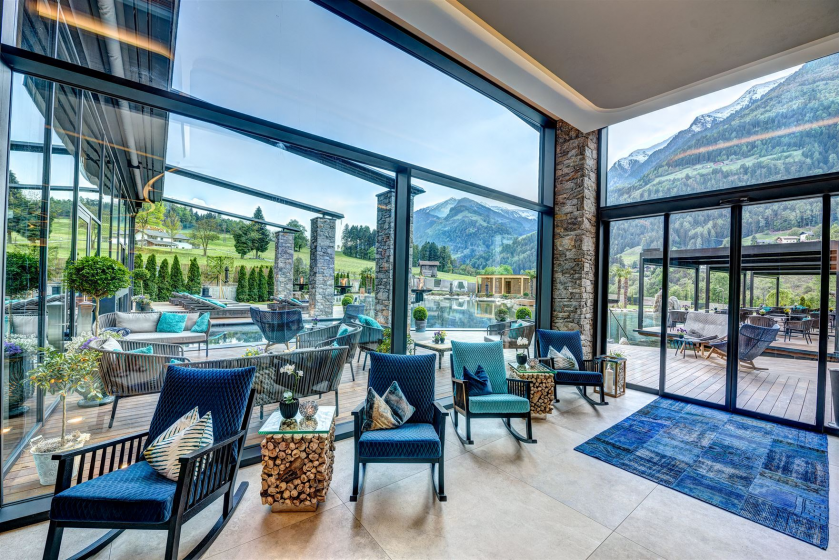 Sonnenterrasse in der Golf Lodge