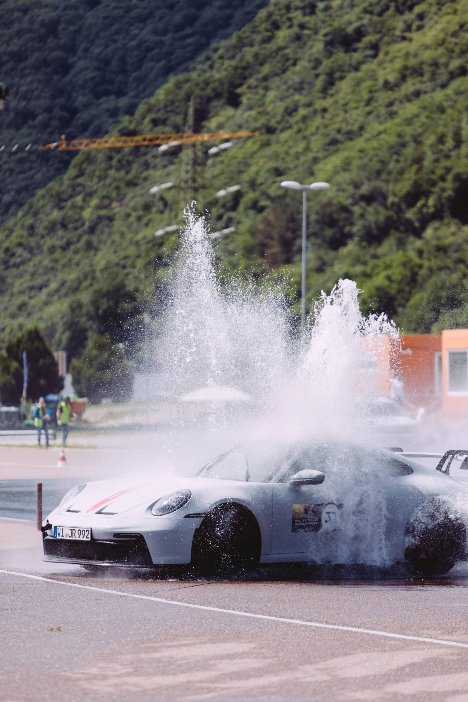 ANDREUS DRIVING EXPERIENCE 10.0  Symbolfoto