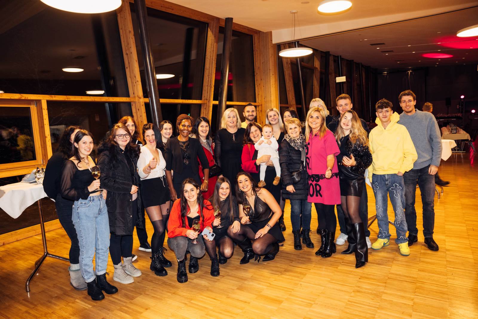 Cheers to us - Auf eine tolle Saison 2024 Symbolfoto