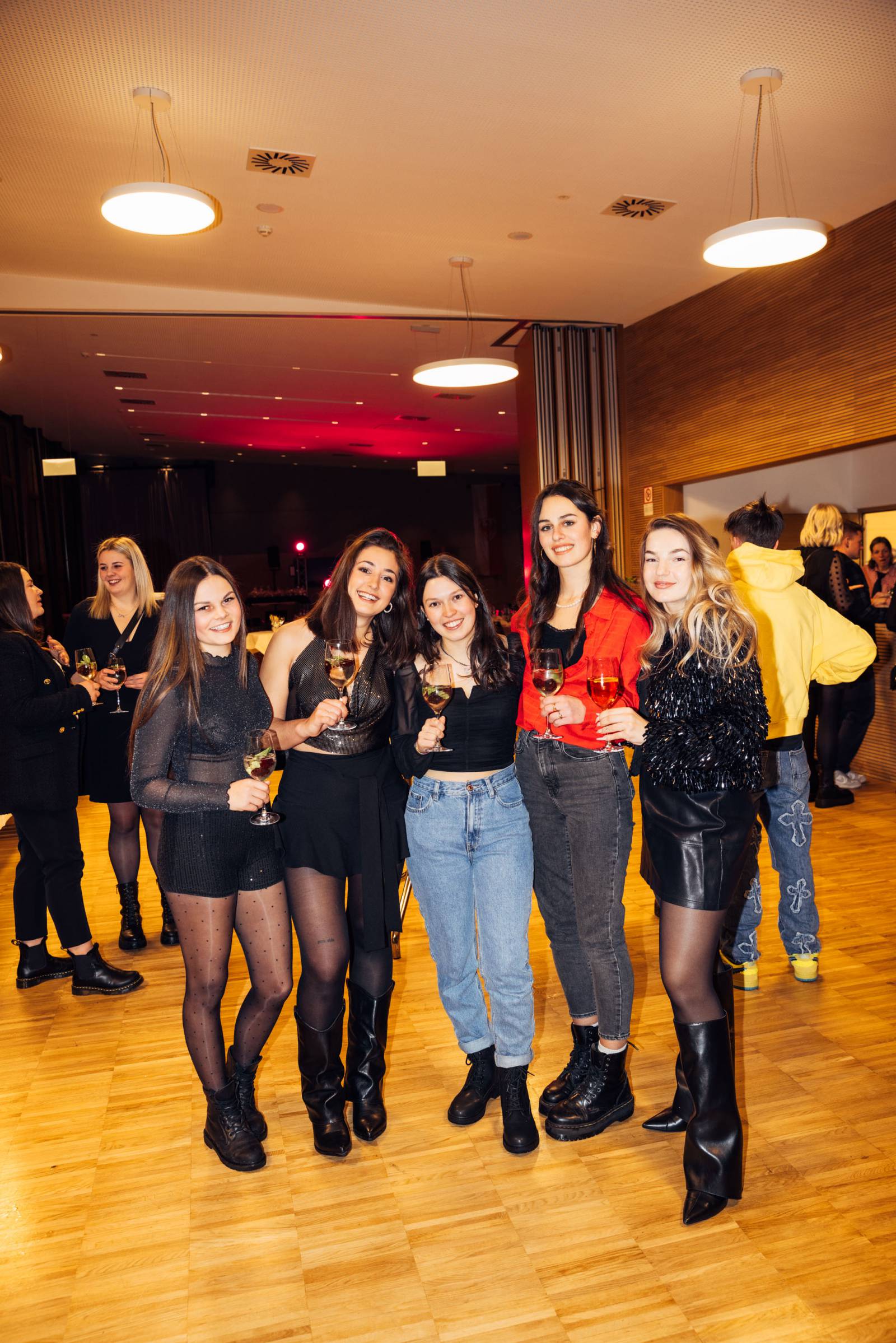 Cheers to us - Auf eine tolle Saison 2024 Symbolfoto