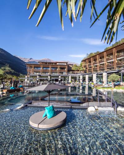 Five-star Golf Lodge