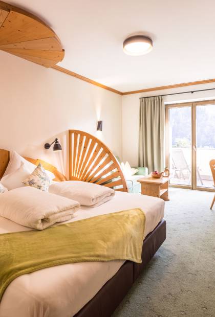 Doppelzimmer mit Balkon im Hotel Sonnenalm