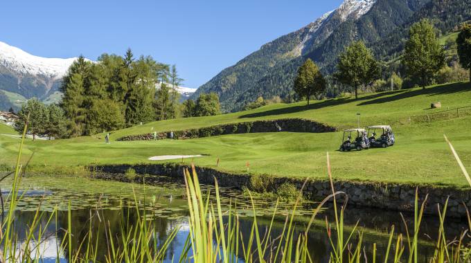 Campo di 18 buche proprio davanti alla porta della camera – un sogno - Andreus Resorts
