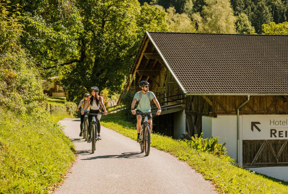 Gruppe beim Fahrrad fahren
