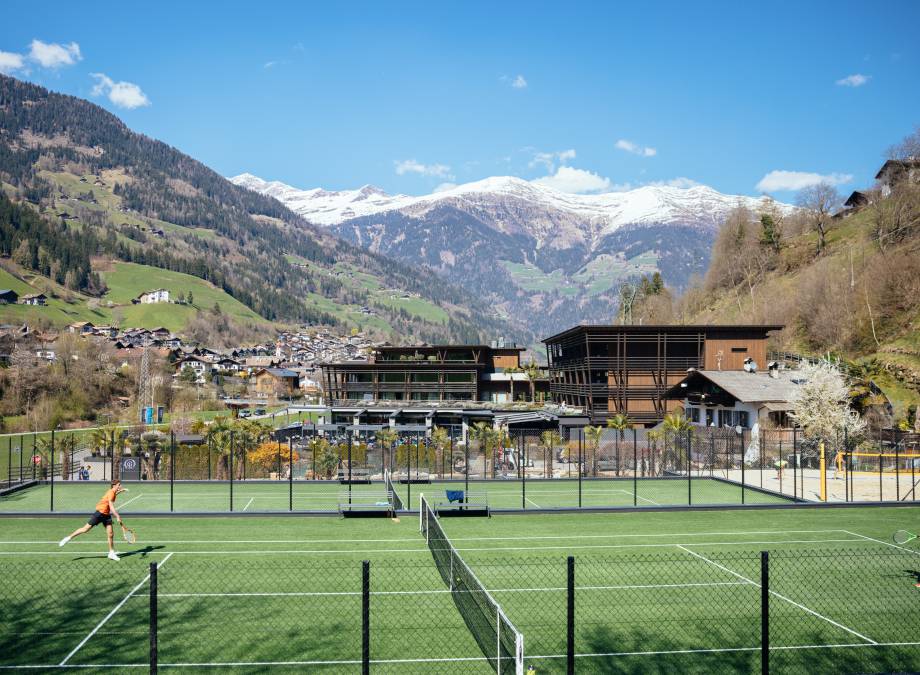 Looking for the best hotel for activity lovers in South Tyrol? symbolic picture